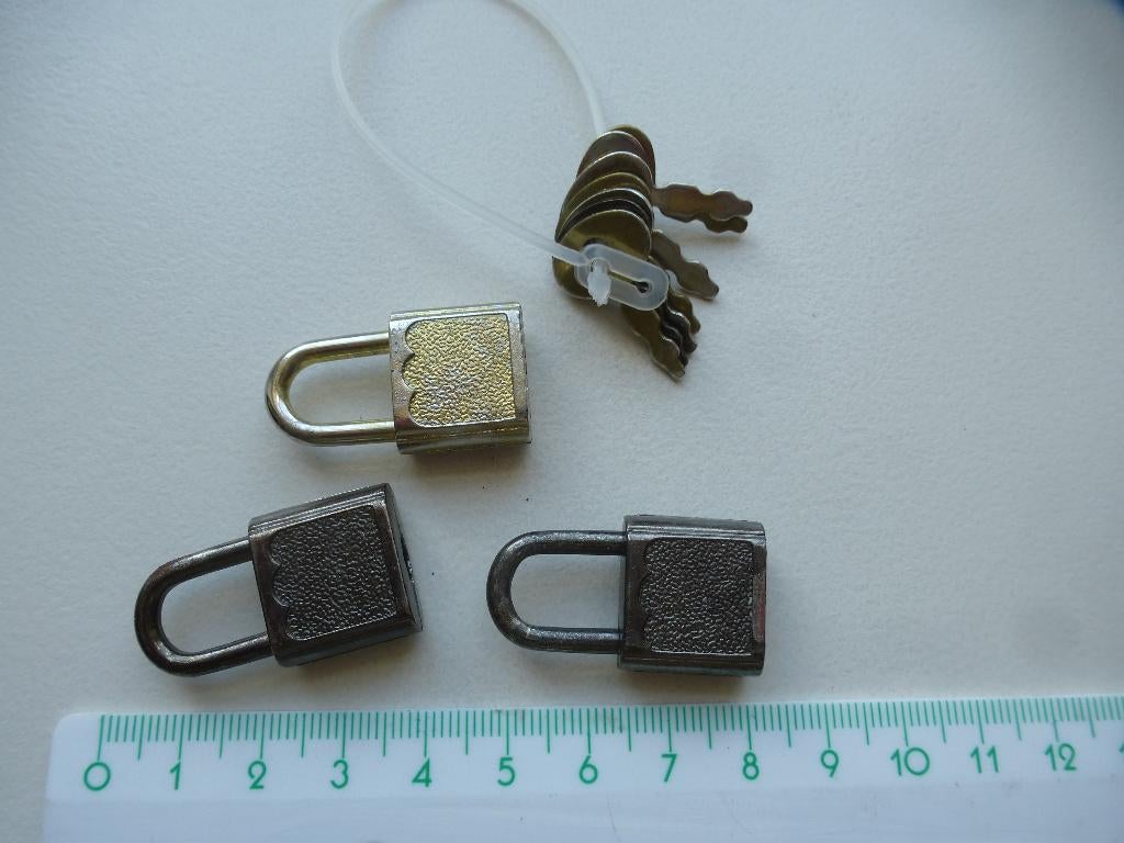 3 PETITES SERRURES À CLÉS, Enlèvement ou Envoi, Comme neuf, Autres types