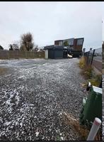 Te huur ruime plaats voor auto/ verkoop of oplsag, Articles professionnels, Stock & Retail | Voitures, Enlèvement ou Envoi