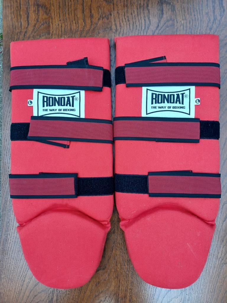 Rondat wreef- en scheenbeschermer maat Large voor kickboksen, Sports & Fitness, Boxe, Enlèvement, Comme neuf, Autre