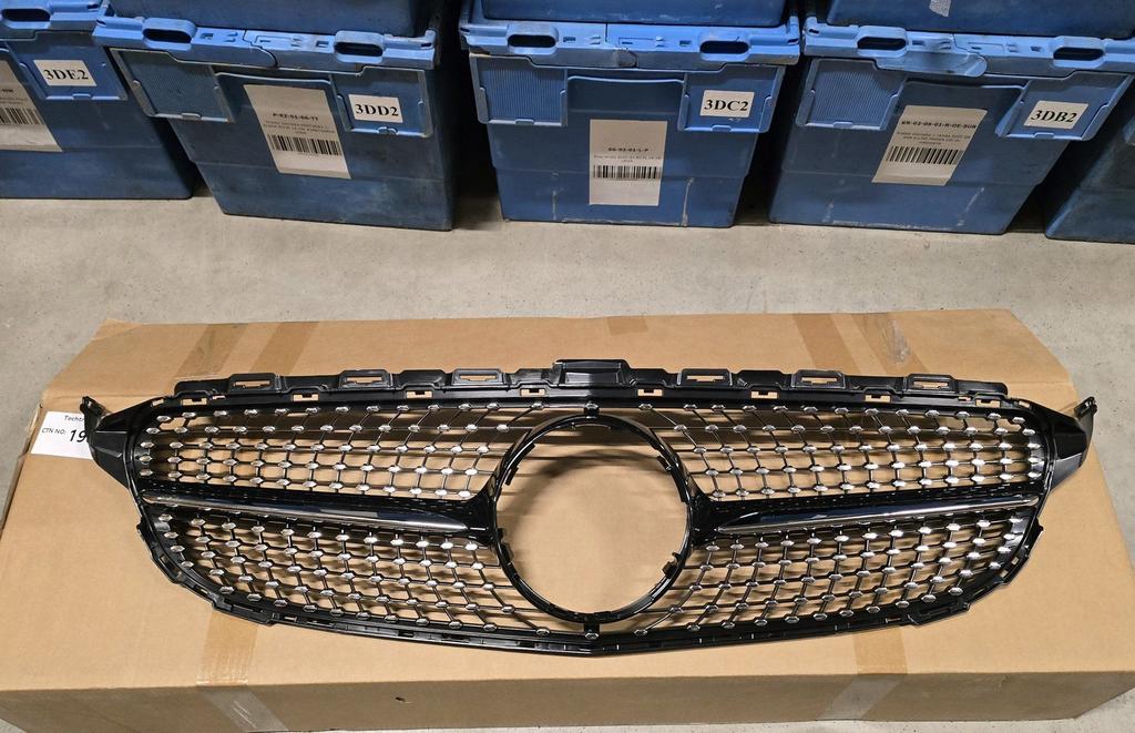 Grill Grille Mercedes C CLASSE W205 DIAMOND AMG LINE NIEUW, Auto-onderdelen, -, Nieuw, Ophalen of Verzenden, -
