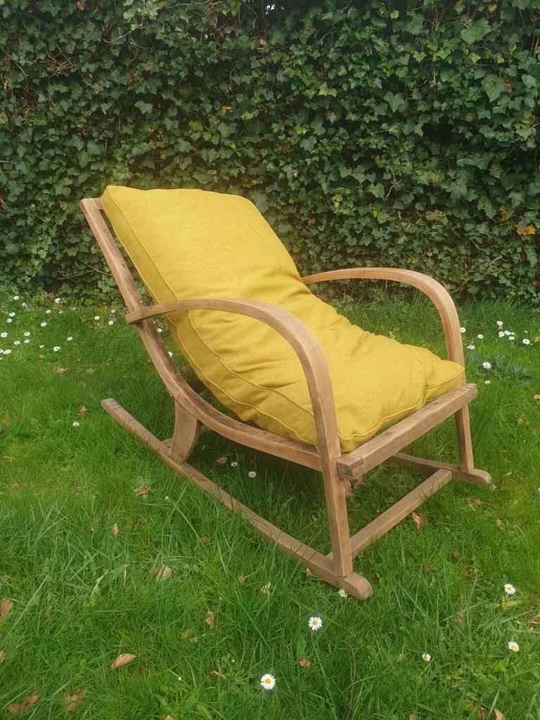 Fischel houten antieke schommelstoel met kussen, Ophalen
