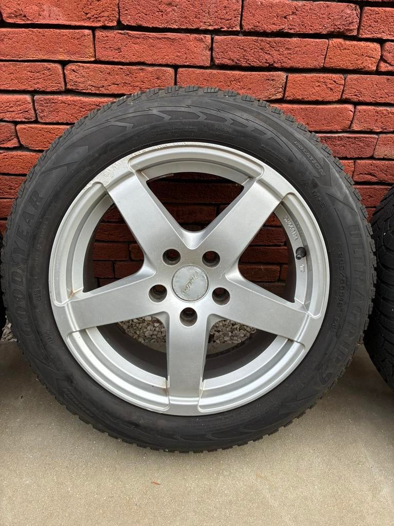 Good Year Ultragrip 9 winterbanden op velg, Ophalen, Winterbanden, Band(en)