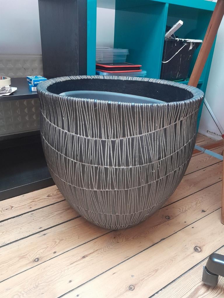 Grand pot pour plante, Jardin & Terrasse, Bacs à fleurs & Jardinières