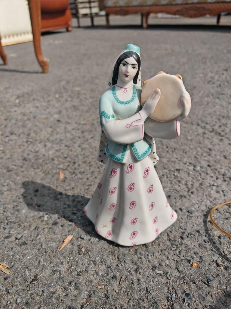 Vintage beeldje, Ophalen