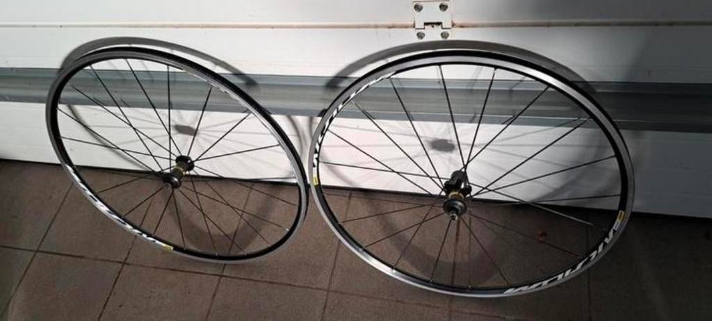 Wielset mavic aksium, Fietsen en Brommers, Fietsonderdelen, Ophalen