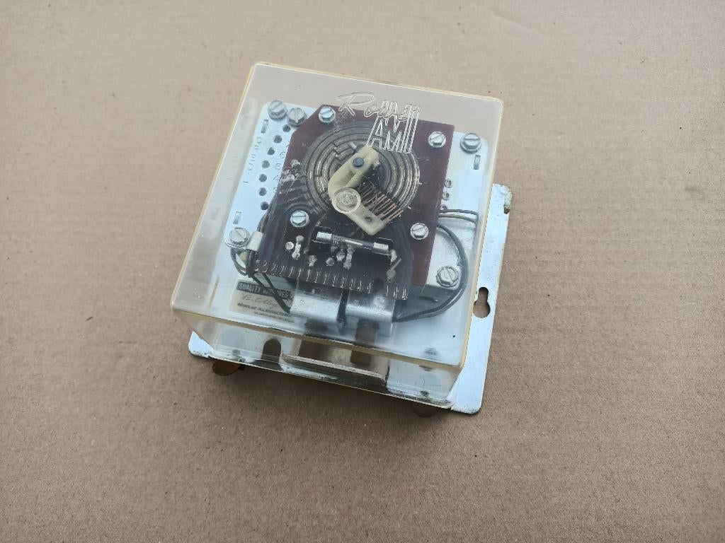 Credit Unit Rowe-AMi MM1 (1967) jukebox, Collections, Machines | Jukebox, Ami, Envoi