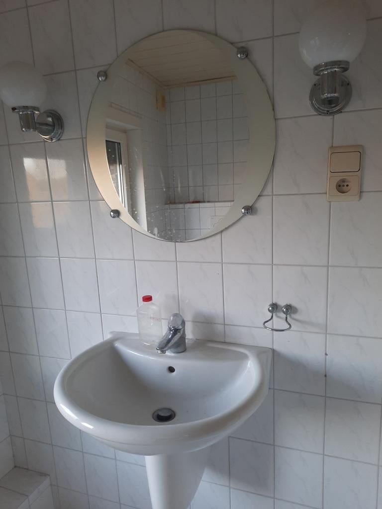 Lavabo en kraan, Ophalen