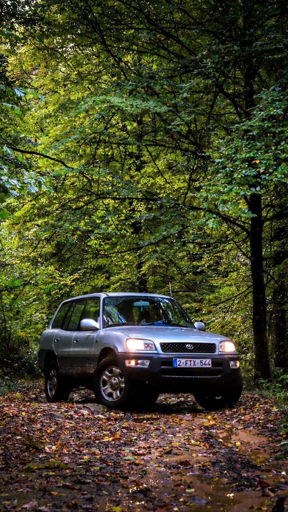 Toyota RAV4 1998 4WD Lichte vracht, Autos, Toyota, Particulier, Rav4, 4x4, ABS, Airbags, Alarme, Bluetooth, Verrouillage central