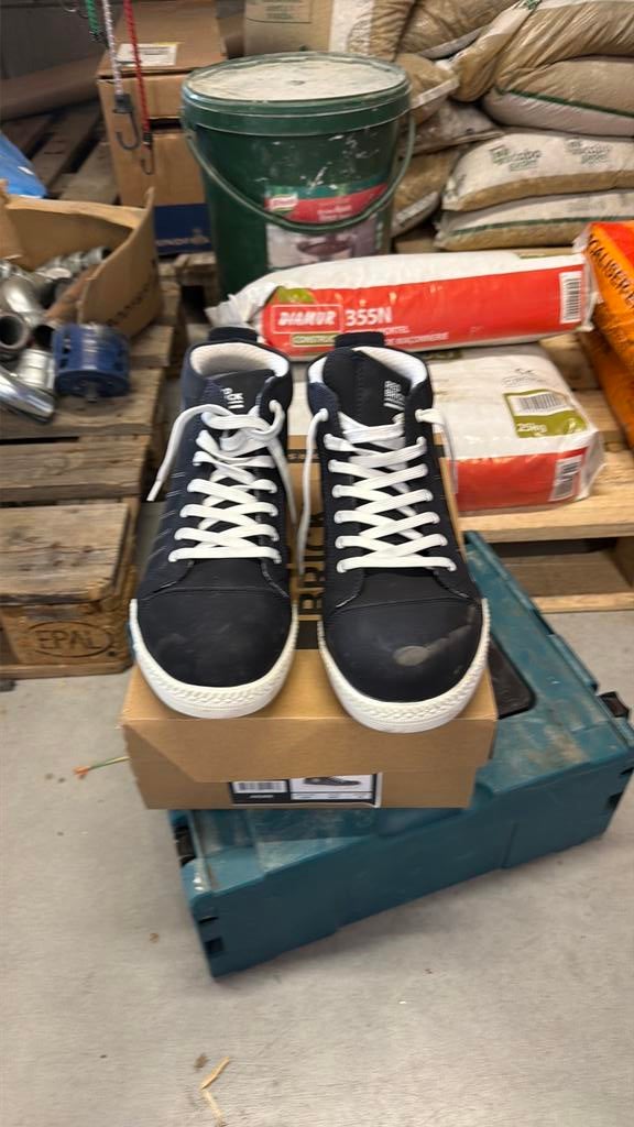 Veiligheidsschoen red brick maat 45, Ophalen, Blauw, Zo goed als nieuw, Werkschoenen