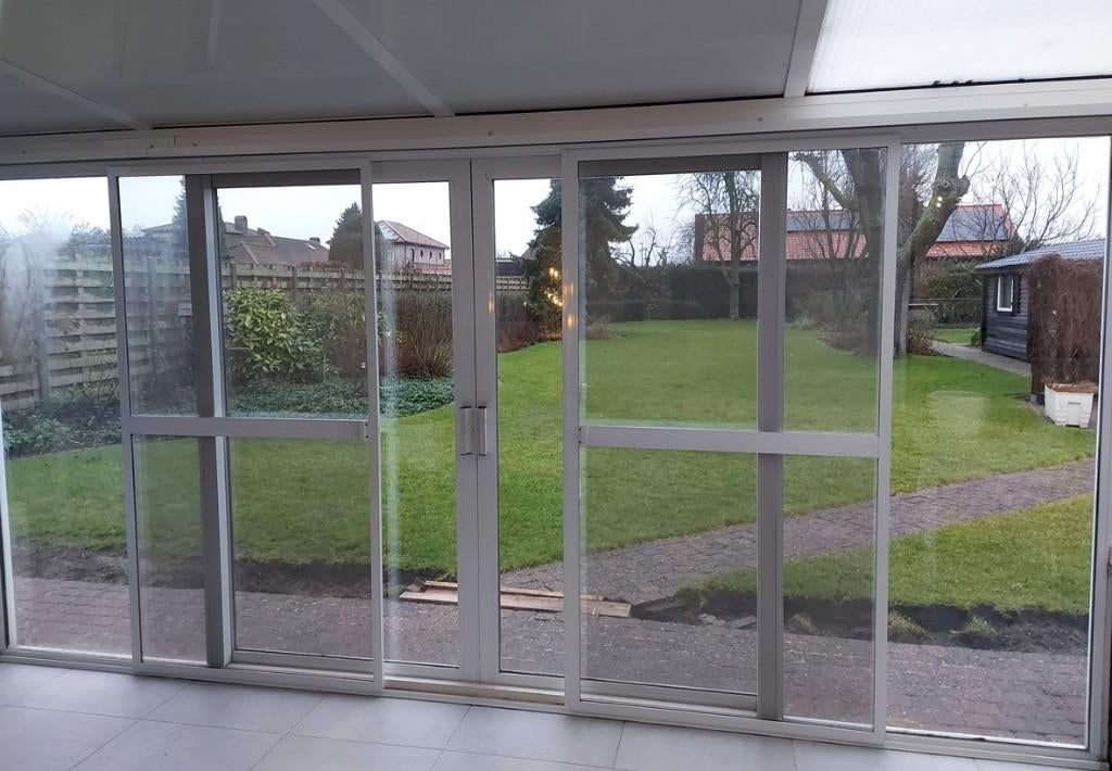 schuifraam met vliegendeur in witte aluminium, Doe-het-zelf en Bouw, Ophalen, Gebruikt, 225 cm of meer, Aluminium