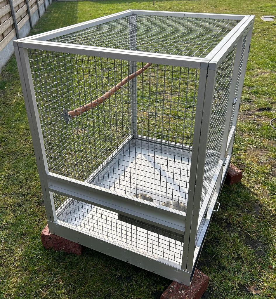 Zo goed als nieuwe volière/ papegaaienkooi, Ophalen, Zo goed als nieuw, Aluminium, Volière