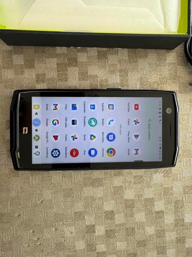 Waterdichte gsm met laadstation, Telecommunicatie, Mobiele telefoons | Telefoon-opladers, Ophalen, Zo goed als nieuw, Overige merken