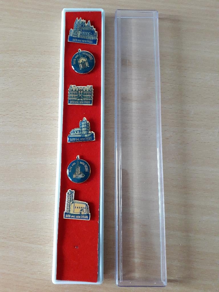 6 NIEUWE PINNEN, Verzamelen, Ophalen of Verzenden, Nieuw, Overige typen, Christendom | Katholiek