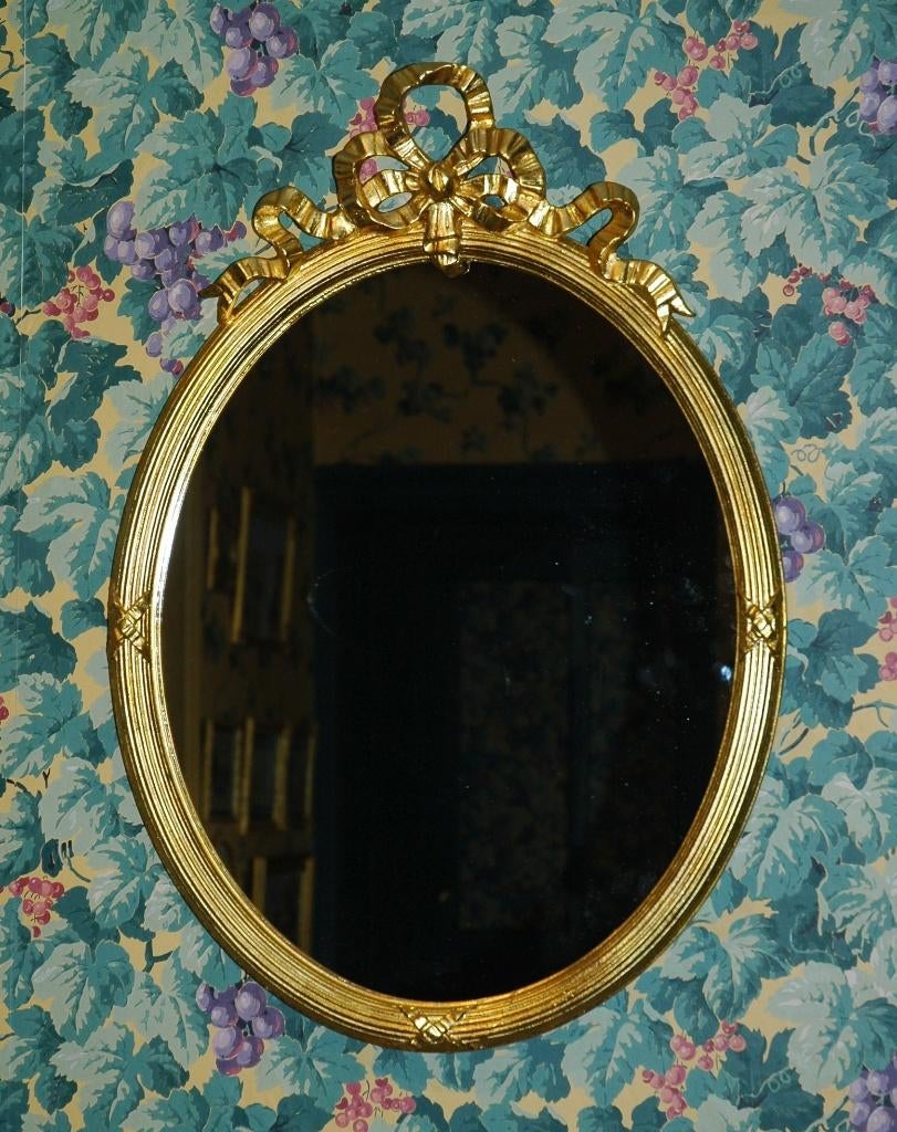Miroir ovale avec encadrement doré ciselé XIX ème siècle., Antiquités & Art, Antiquités | Miroirs, Moins de 50 cm, Moins de 100 cm