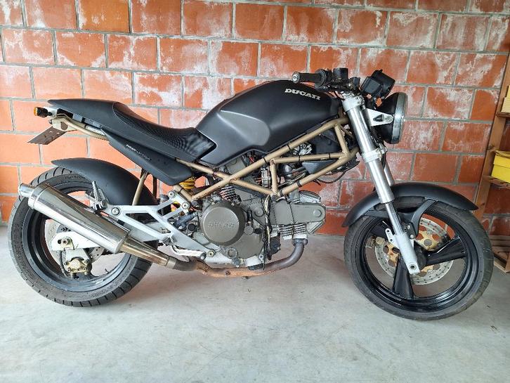 Gereserveerd: Ducati monster 600, Motoren, Motoren | Ducati, Particulier, Naked bike, meer dan 35 kW, 2 cilinders, Ophalen