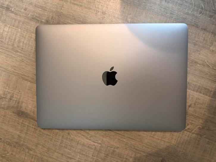 Macbook Pro 13" M2 met office 2024, Computers en Software, Apple Macbooks, Zo goed als nieuw, MacBook, 13 inch, 2 tot 3 Ghz, 256 GB