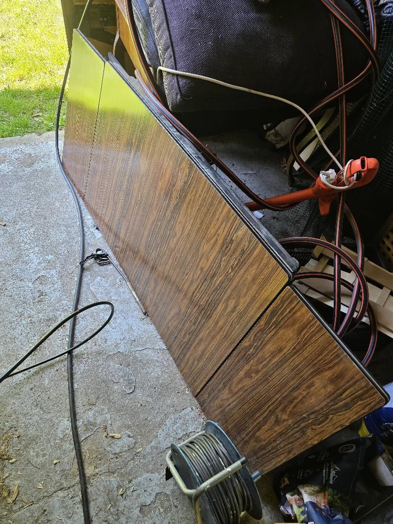 Table formica et 5 chaises, Enlèvement