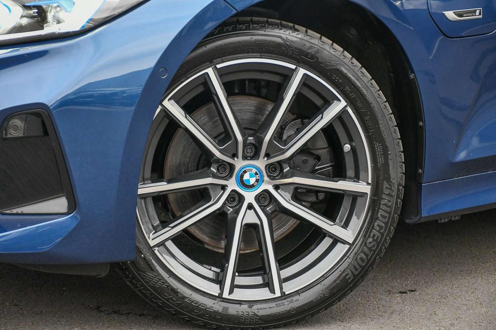 BMW 3 Serie 330 e TOURING*PANO*CURVED SCREEN*LEDER*MEMORY*CA, Autos, BMW, Cuir, Achat, 135 kW, Entreprise