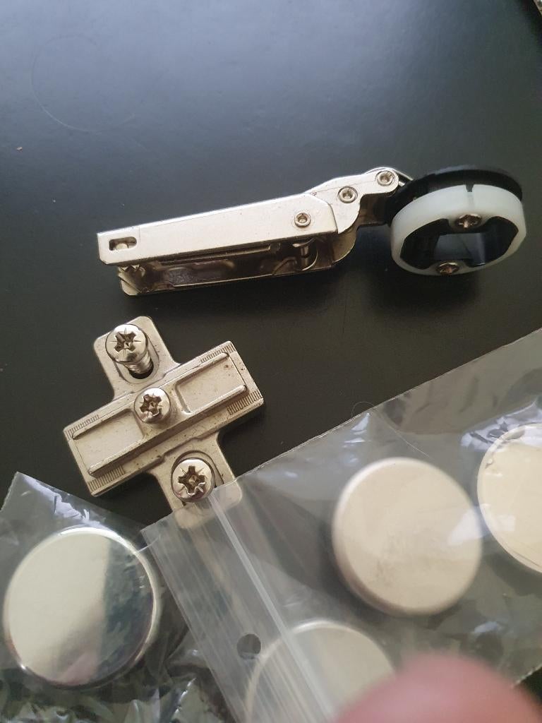 charnière en verre Häfele, Maison & Meubles, Armoires | Penderies & Garde-robes, Enlèvement ou Envoi, Neuf, Verre, Avec porte(s)