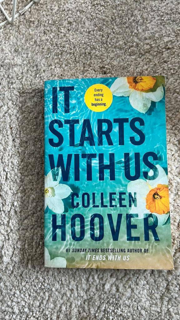 It starts with us - Colleen Hoover, Livres, Langue | Anglais, Comme neuf, Enlèvement ou Envoi