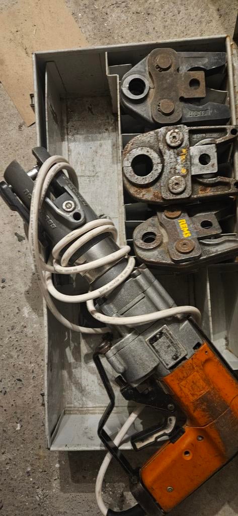 Sertisseuse novopress + mâchoire 16/20/26, Bricolage & Construction, Enlèvement