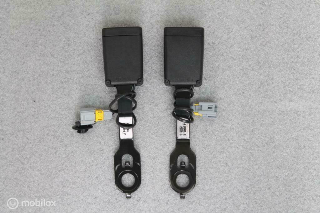 Récepteur de ceinture G ou D Peugeot 208 (2012-....), Autos : Pièces & Accessoires