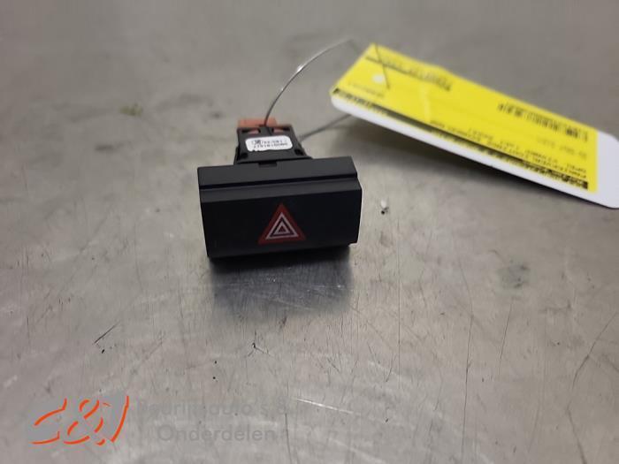 Commutateur éclairage d'urgence d'un Opel Vivaro, Autos : Pièces & Accessoires, Tableau de bord & Interrupteurs, Opel, Utilisé