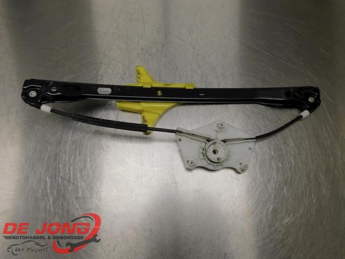 Mécanique vitre 4portes arrière droite d'un Volkswagen Gol, Volkswagen, -, 3 mois de garantie, Utilisé