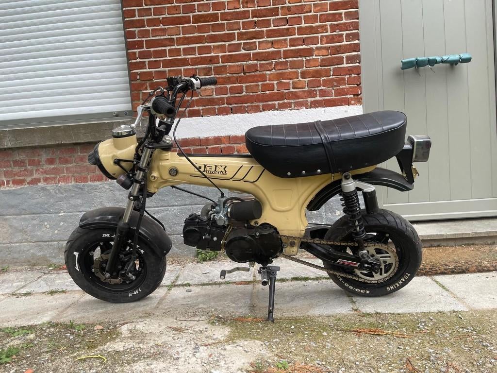 Dax, Fietsen en Brommers, Ophalen