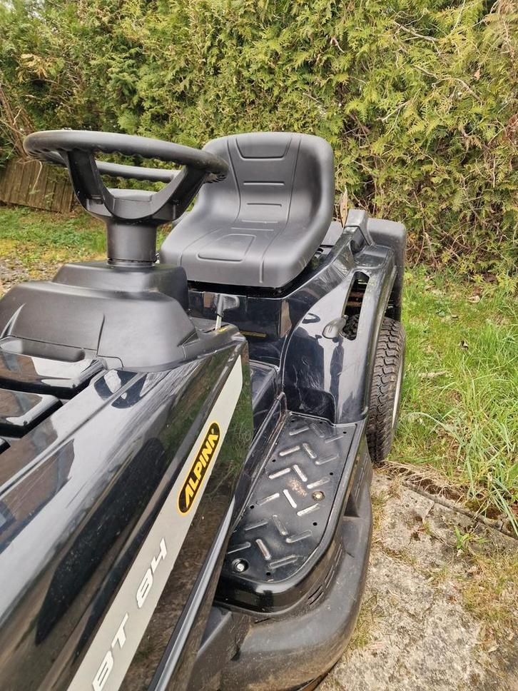 Tracteur de jardin ALPINA BT84, couleur noir, Jardin & Terrasse, Tondeuses autoportées, Utilisé, Moins de 90 cm, Démarrage électrique
