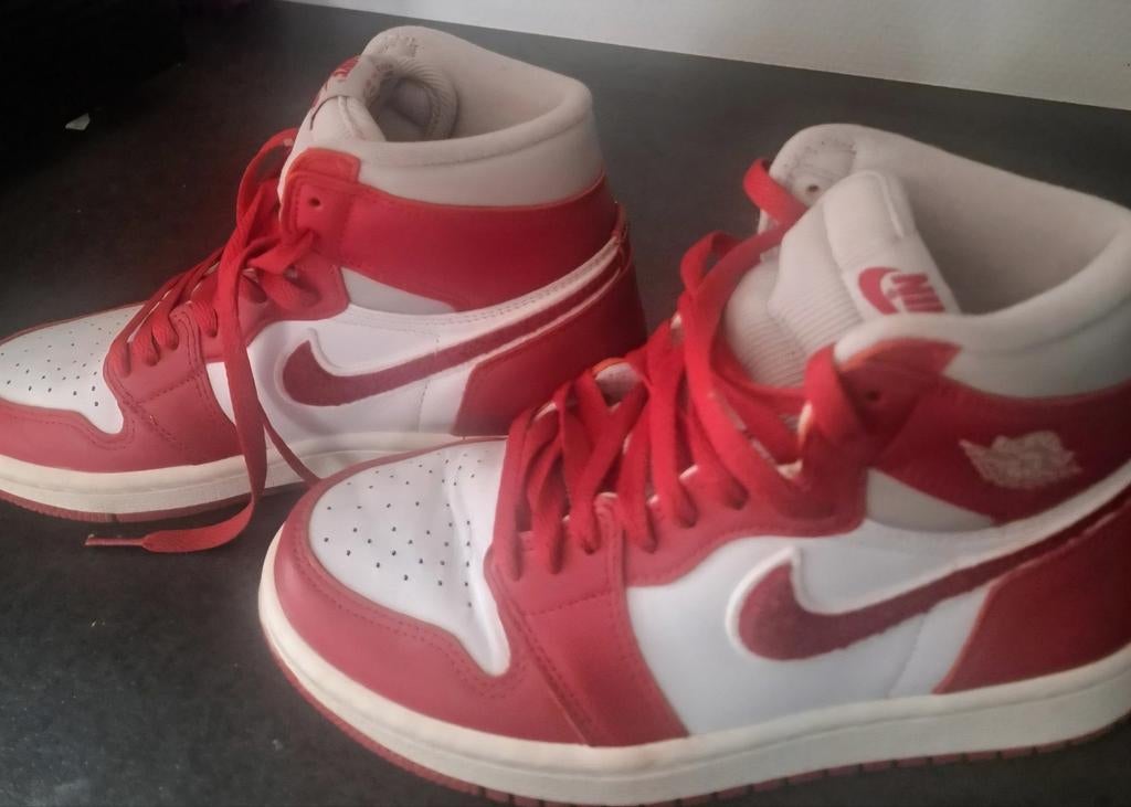 Air Jordan 1 High OG "Varsity Red" (Chenille), Ophalen of Verzenden