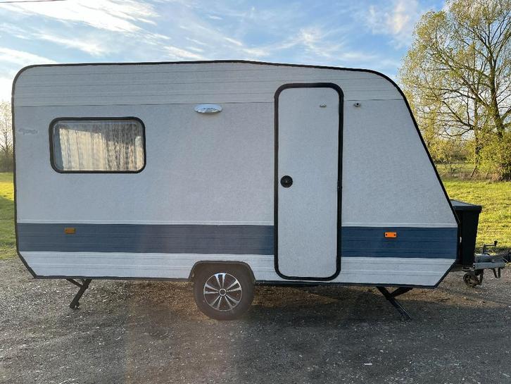 Caravan Adria 750kg, Caravanes & Camping, Caravanes, Particulier, 500 - 750 kg, Adria, jusqu'à 4 m, Enlèvement