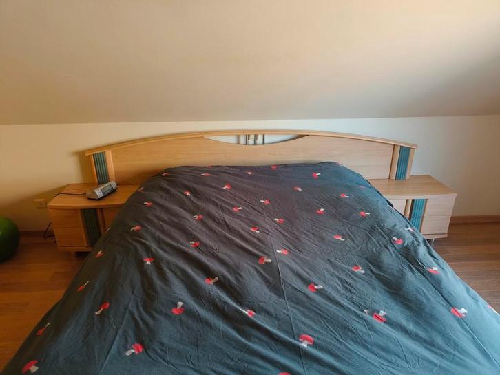 Bed met nachtkastjes, Huis en Inrichting, Slaapkamer | Bedden, Verstelbaar, Ophalen