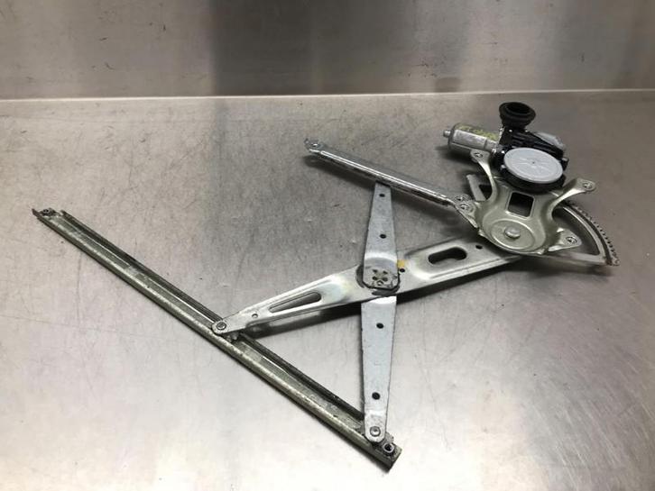 VITRE MECANISME AVANT GAUCHE Toyota Urban Cruiser, Autos : Pièces & Accessoires, Vitres & Accessoires, Toyota, Utilisé