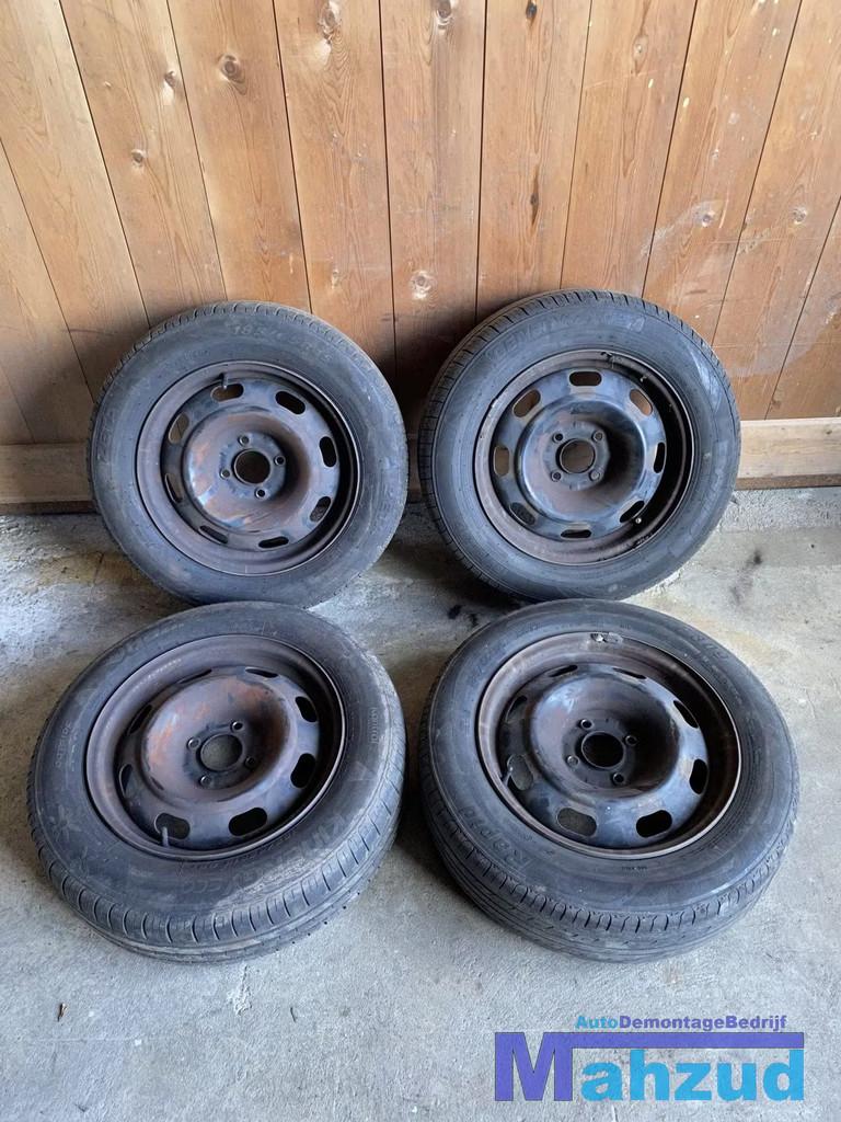 PEUGEOT Citro n c3 Stalen velgen 4x108 15 inch, Auto-onderdelen, Gebruikt, Citroën, Stellantis N.V., Taurusavenue 1
2132 LS  Hoofddorp, NL