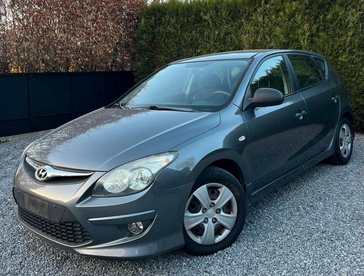 Hyundai i30/2010/1.4 essence/ 1er propriétaire, Autos, Hyundai, Particulier, i30, ABS, Air conditionné, Verrouillage central, Air conditionné automatique