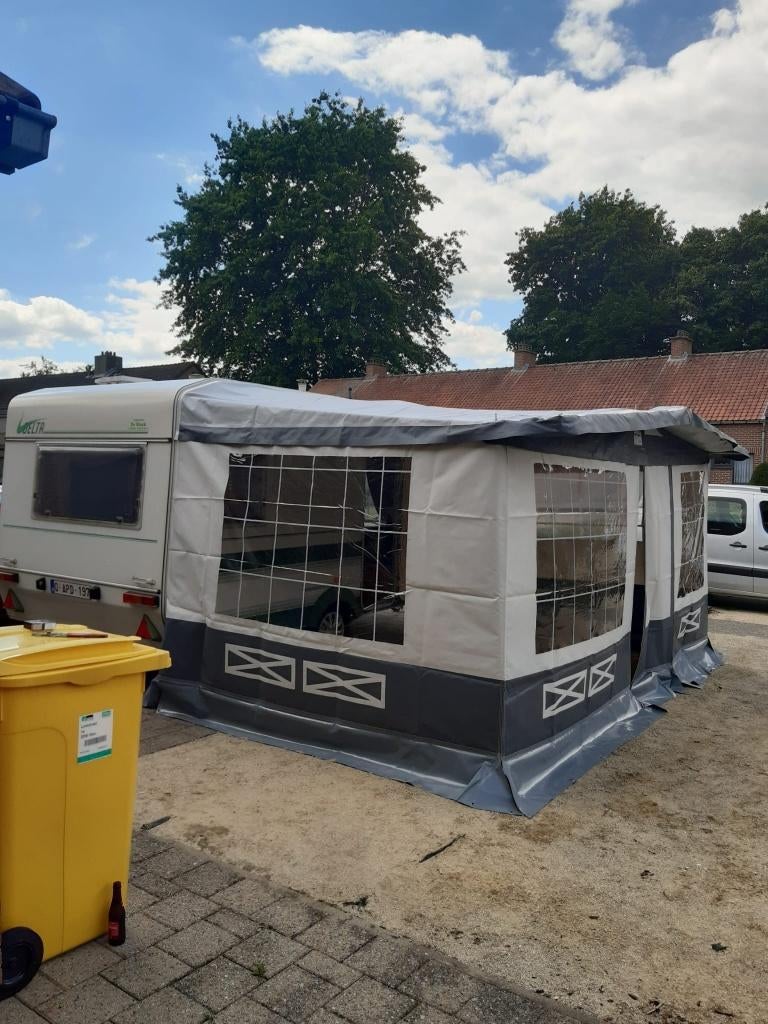 Caravan Adria, 4 à 5 mètres, Particulier, Adria, 500 - 750 kg