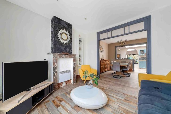 Jolie maison de ville d'env. 137m², Immo, Maisons à vendre, Province de Hainaut, 200 à 500 m², Maison 2 façades, E