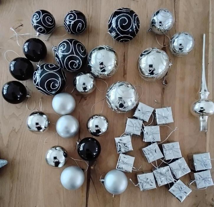 Kerstdecoratie zwart/zilver 80 stuks, Diversen, Kerst, Zo goed als nieuw, Ophalen of Verzenden