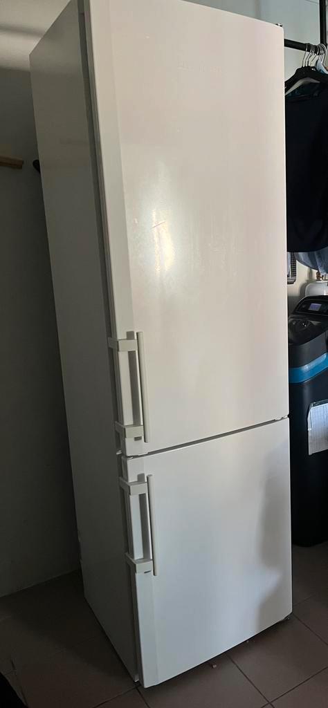 Liebherr frigo / koelkast en diepvries combinatie, Elektronische apparatuur, Koelkasten en IJskasten, Zo goed als nieuw, Met aparte vriezer