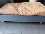 Luxe hondenligbed/hondenmand op poten 70x100 Omet Topologie, Ophalen, Zo goed als nieuw, Stof
