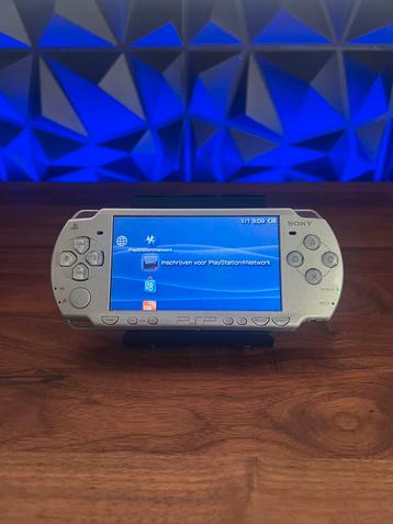 Psp 2004 zilver beschikbaar voor biedingen