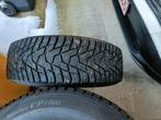 Winterbanden Toyota RAV4 225/17 Spikes, Ophalen, Winterbanden