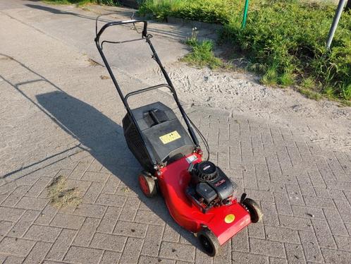Grasmaaier Zelftrekker XC Briggs & stratton, Tuin en Terras, Grasmaaiers, Zo goed als nieuw, Benzine-grasmaaier, 40 t/m 49 cm