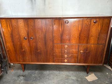 Vintage highboard, design wandmeubel, palisande wandkast beschikbaar voor biedingen