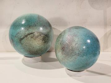 Set van 2 keramische bollen, geschikt voor buiten als binnen beschikbaar voor biedingen