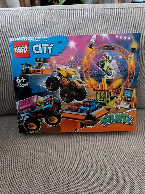 Lego City Stuntz 60295 : Stunt Show Arena, Kinderen en Baby's, Speelgoed | Duplo en Lego, Nieuw, Lego, Ophalen of Verzenden
