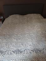 Bedsprei gehaakt 220 cm op 230 cm, Huis en Inrichting, Ophalen, Beige
