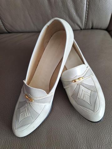 Chaussures d’été habillées taille 39 talon 5,5 cm beschikbaar voor biedingen