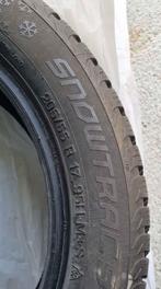 Pneus hiver 205 55 17 vredestein, Autos : Pièces & Accessoires, Pneus & Jantes, Pneus hiver, Véhicule de tourisme, 205 mm, Enlèvement
